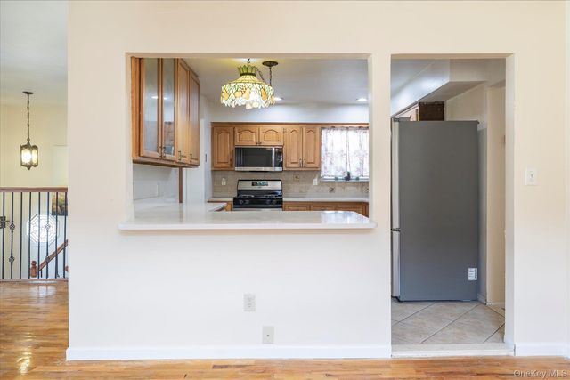 112 Chestnut Street, Lynbrook, NY 11563