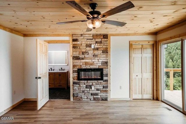 2401 Top View Circle, Sevierville, TN 37876