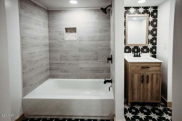 2401 Top View Circle, Sevierville, TN 37876