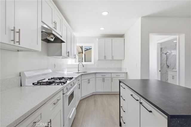8302 Webb, Sun Valley, CA 91352