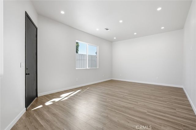 8302 Webb, Sun Valley, CA 91352