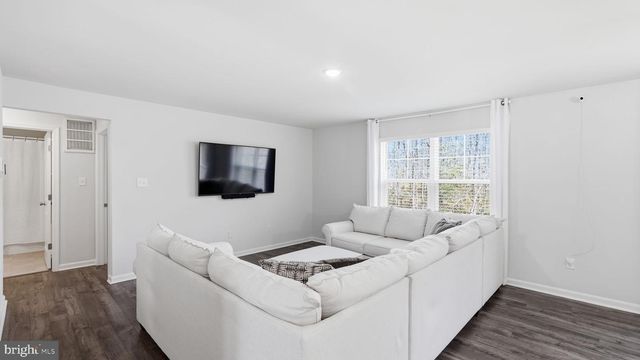 18063 JACKSON DR, Bowling Green, VA 22427