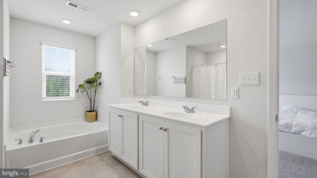 18063 JACKSON DR, Bowling Green, VA 22427