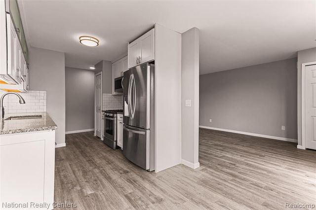 38860 Country Circle, Farmington Hills, MI 48331