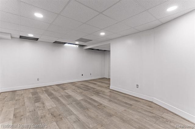 38860 Country Circle, Farmington Hills, MI 48331