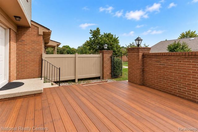 38860 Country Circle, Farmington Hills, MI 48331