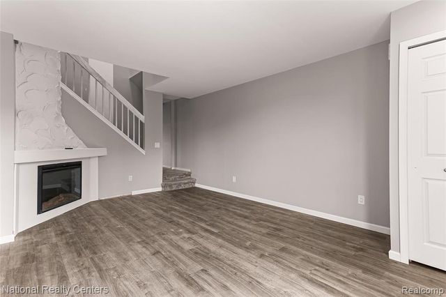 38860 Country Circle, Farmington Hills, MI 48331