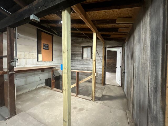 226 Cedar Street Ne, Cedar Springs City, MI 49319