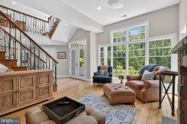 9701 OVERLEA DR, Rockville, MD 20850