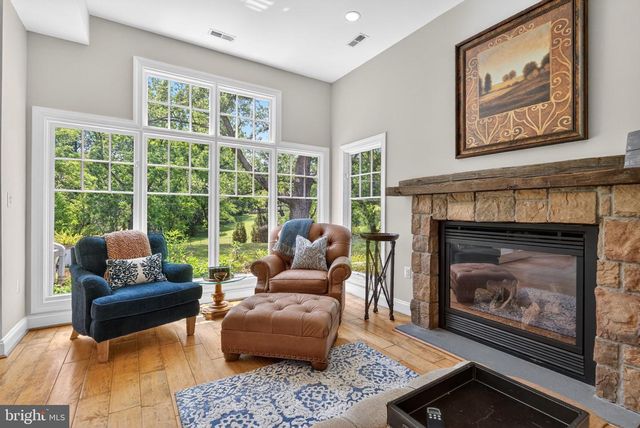 9701 OVERLEA DR, Rockville, MD 20850