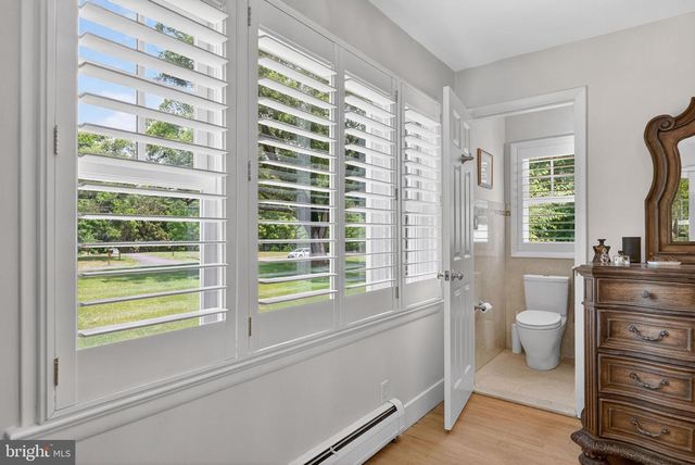 9701 OVERLEA DR, Rockville, MD 20850