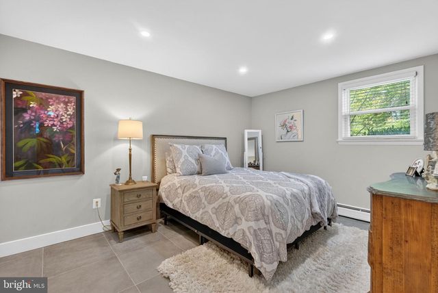 9701 OVERLEA DR, Rockville, MD 20850
