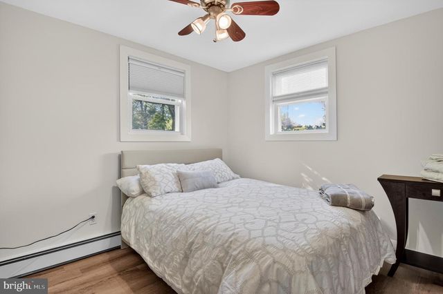 9701 OVERLEA DR, Rockville, MD 20850