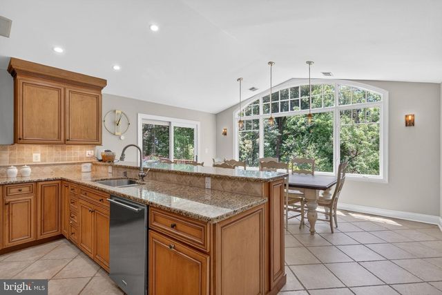 9701 OVERLEA DR, Rockville, MD 20850