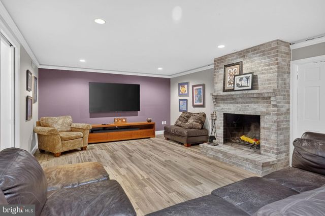 9701 OVERLEA DR, Rockville, MD 20850