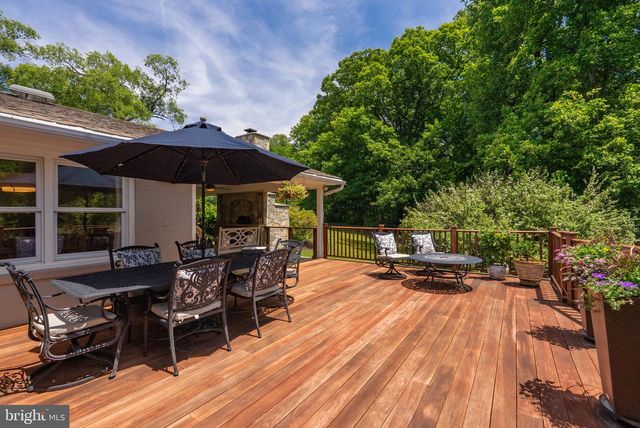 9701 OVERLEA DR, Rockville, MD 20850
