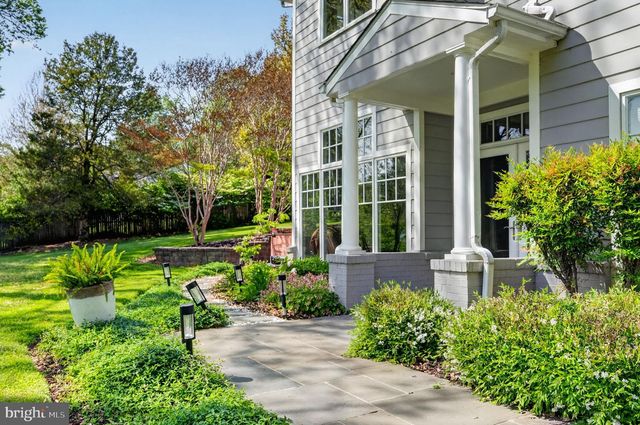 9701 OVERLEA DR, Rockville, MD 20850