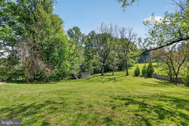 9701 OVERLEA DR, Rockville, MD 20850