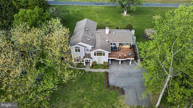 9701 OVERLEA DR, Rockville, MD 20850