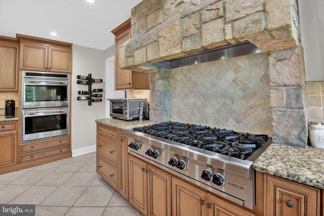 9701 OVERLEA DR, Rockville, MD 20850