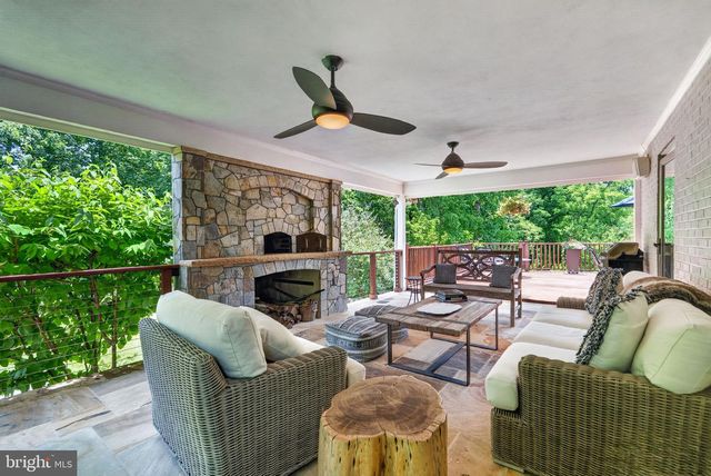 9701 OVERLEA DR, Rockville, MD 20850