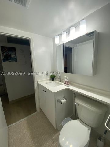 4076 E Guildford E 4, Boca Raton, FL 33434