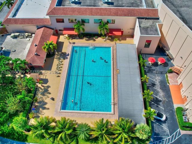 4076 E Guildford E 4, Boca Raton, FL 33434