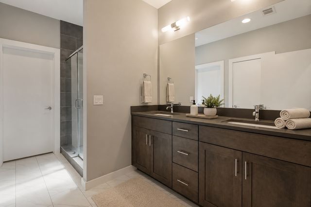 629 Bishop Heights Lane, Dallas, TX 75208