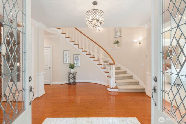 13695 NE 32nd Place, Bellevue, WA 98005