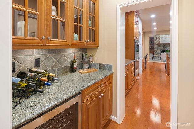 13695 NE 32nd Place, Bellevue, WA 98005