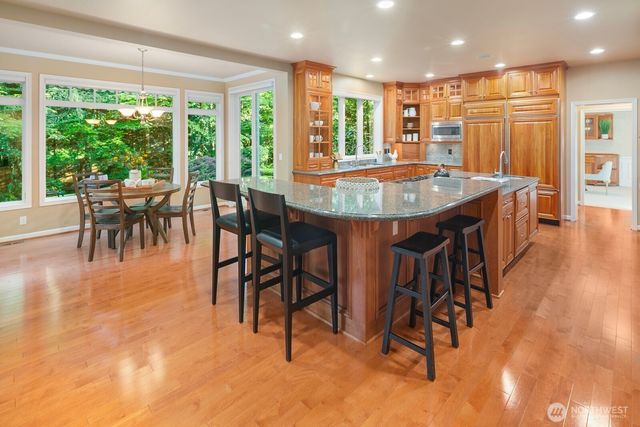 13695 NE 32nd Place, Bellevue, WA 98005