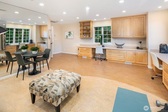 13695 NE 32nd Place, Bellevue, WA 98005