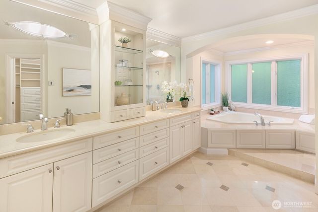 13695 NE 32nd Place, Bellevue, WA 98005