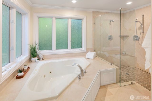 13695 NE 32nd Place, Bellevue, WA 98005