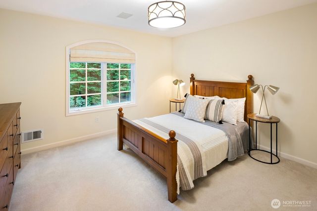 13695 NE 32nd Place, Bellevue, WA 98005