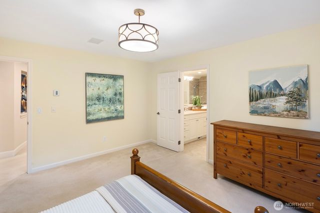 13695 NE 32nd Place, Bellevue, WA 98005