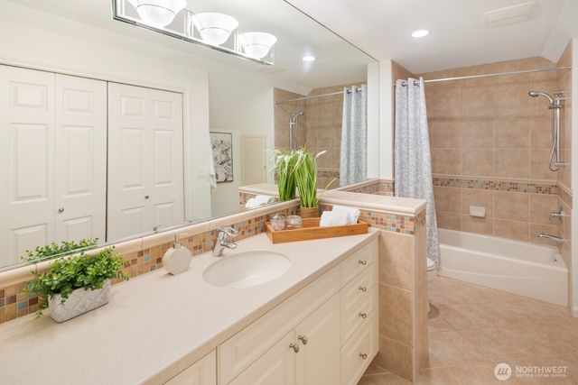 13695 NE 32nd Place, Bellevue, WA 98005