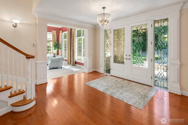 13695 NE 32nd Place, Bellevue, WA 98005