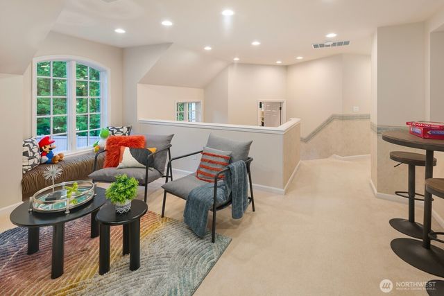 13695 NE 32nd Place, Bellevue, WA 98005