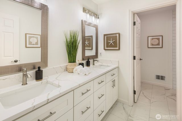 13695 NE 32nd Place, Bellevue, WA 98005