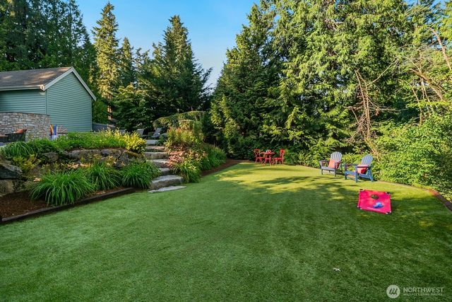 13695 NE 32nd Place, Bellevue, WA 98005