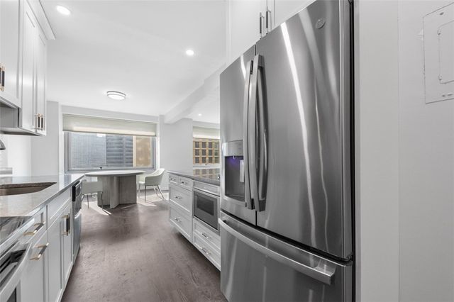 320 Fort Duquesne Blvd 8N, Downtown Pgh, PA 15222