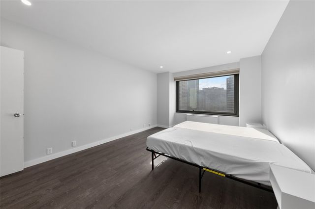 320 Fort Duquesne Blvd 8N, Downtown Pgh, PA 15222