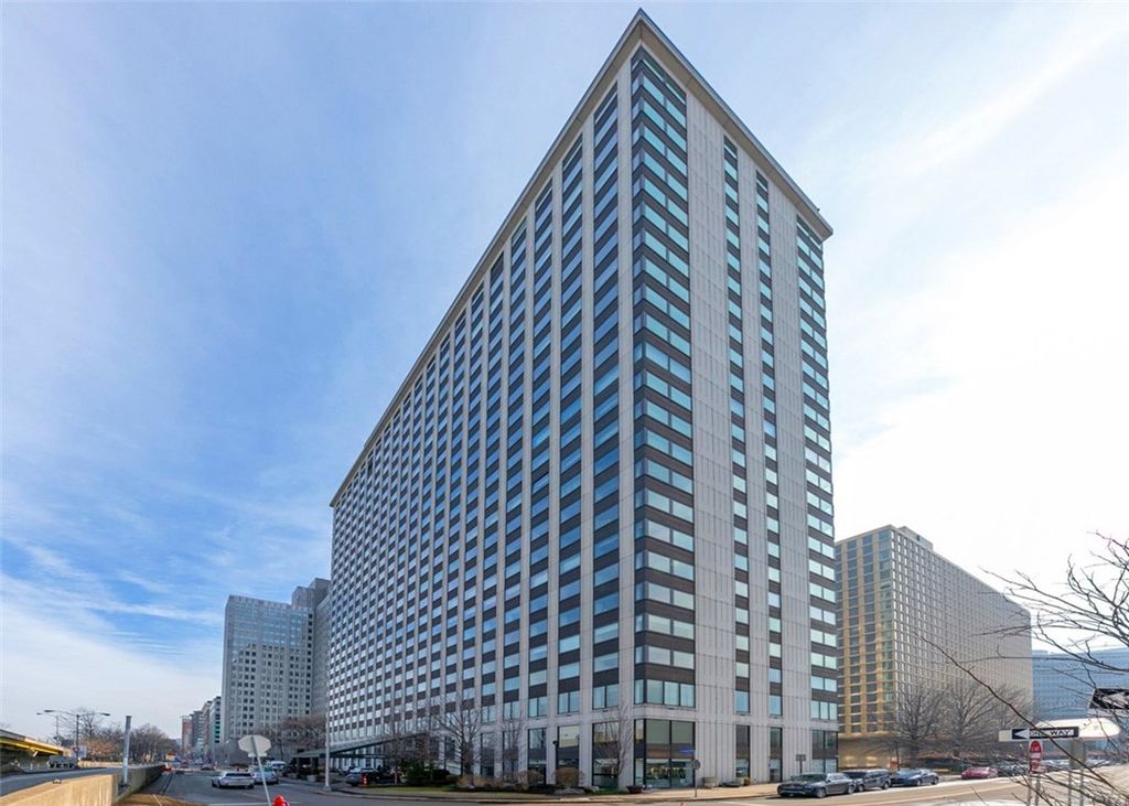 320 Fort Duquesne Blvd 8N, Downtown Pgh, PA 15222