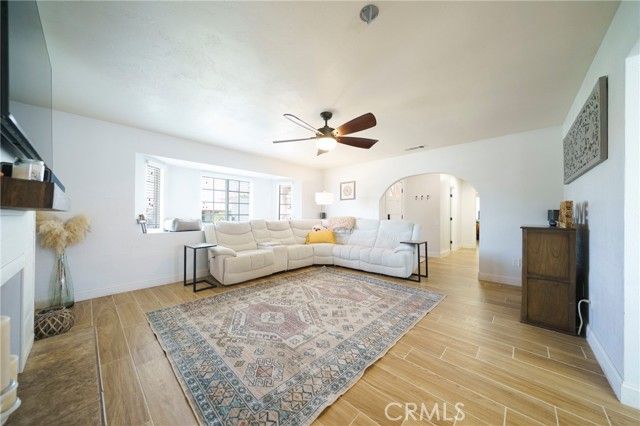 18270 Lakeview Drive, Victorville, CA 92395