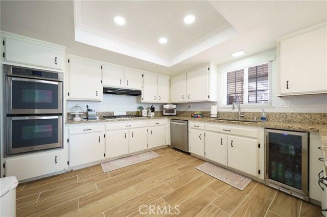 18270 Lakeview Drive, Victorville, CA 92395