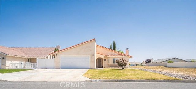 18270 Lakeview Drive, Victorville, CA 92395