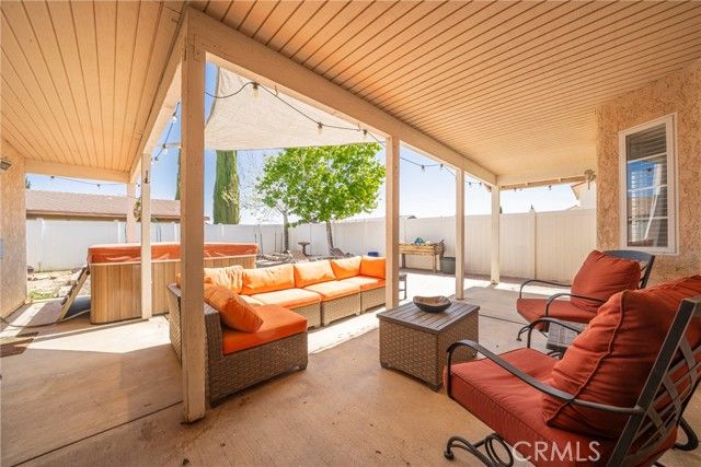 18270 Lakeview Drive, Victorville, CA 92395