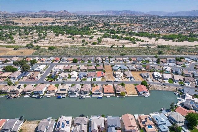 18270 Lakeview Drive, Victorville, CA 92395