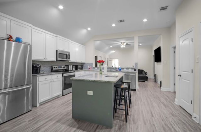 2114 Volga Avenue, Dallas, TX 75216